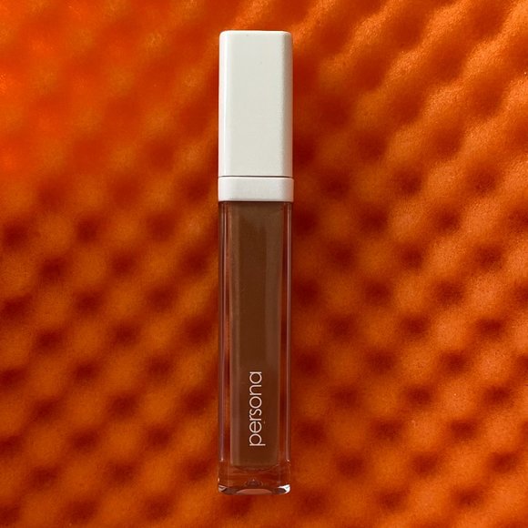 Persona Lip Gloss in Honey - Picture 7 of 8